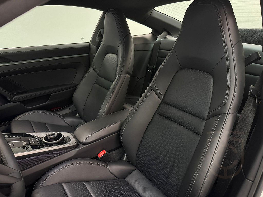Porsche 911 992 Carrera 4S