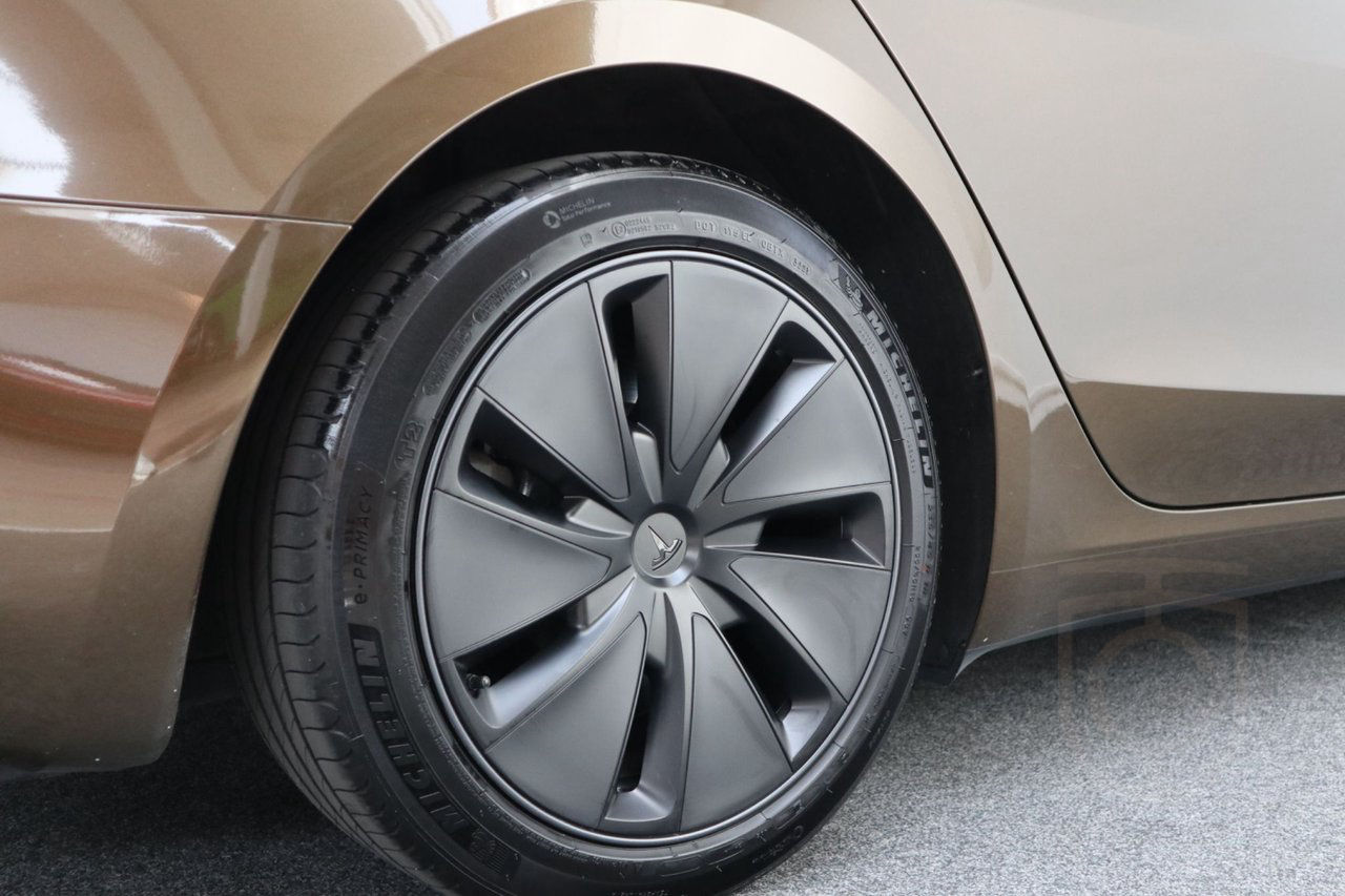 Tesla Model 3 Long Range AWD,2024