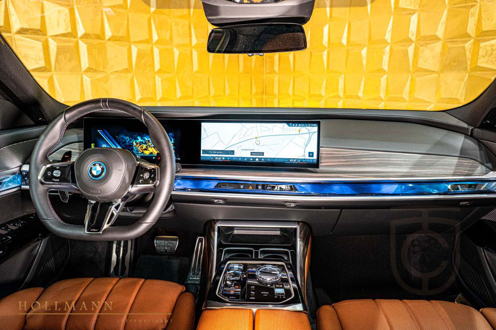 BMW M760e xDrive +SKY LOUNGE+M SPORT BRAKE SYSTEM+