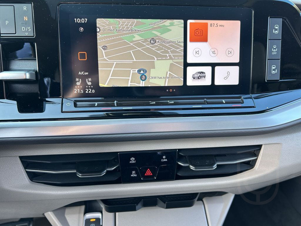Volkswagen Multivan Style 2.0TDI (UPE78,500)LED+Keyl+Pano+L