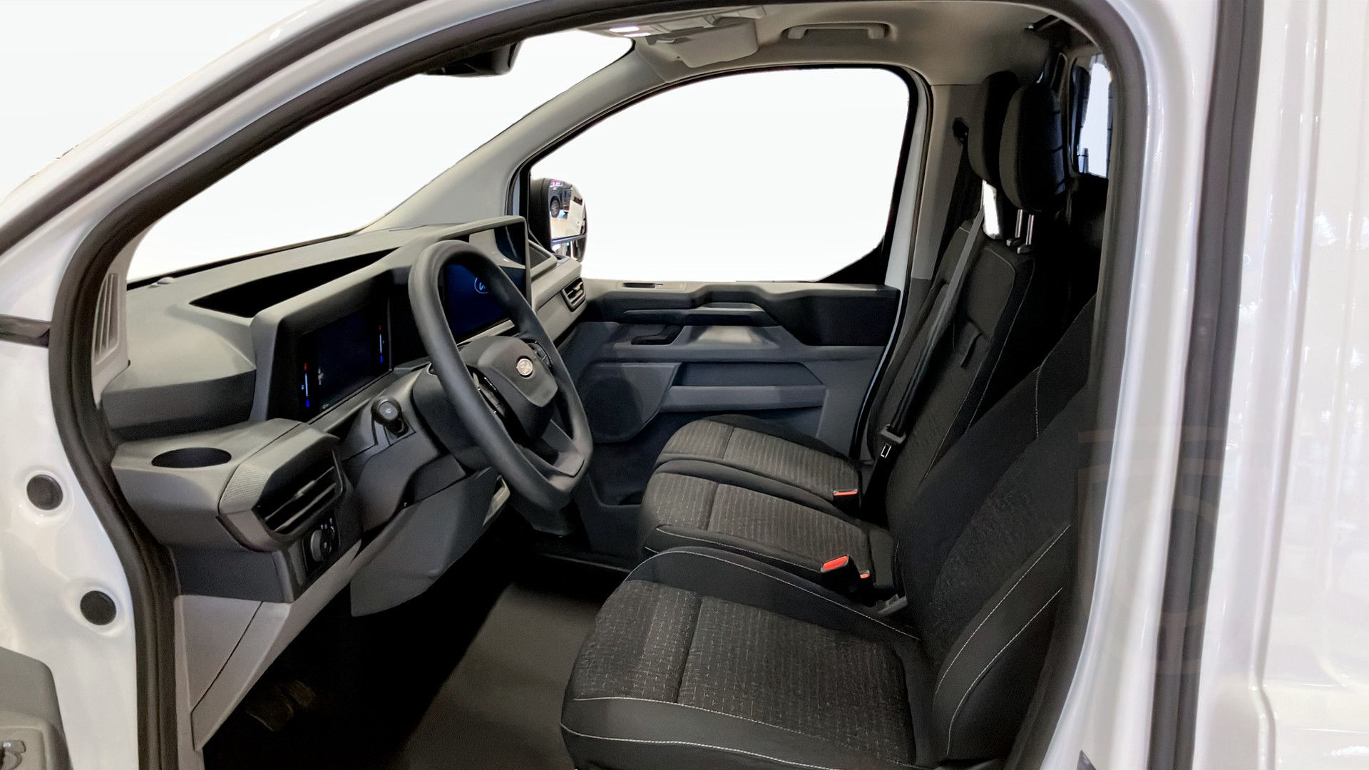 Ford E-Transit Custom 320