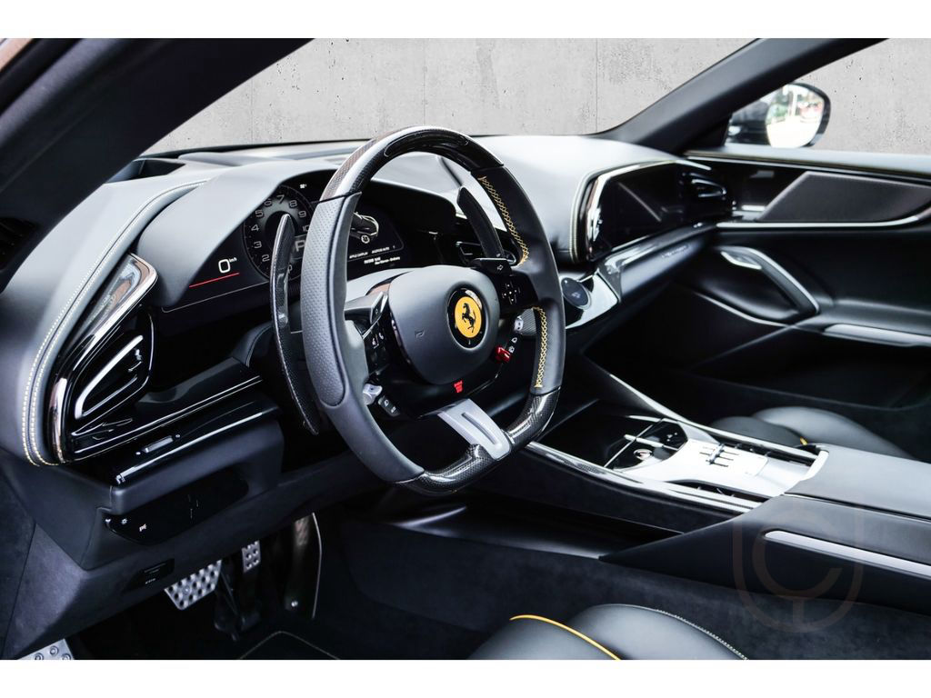 Ferrari Purosangue *Matt*Carbon+LED*Lift*360°*Privacy*