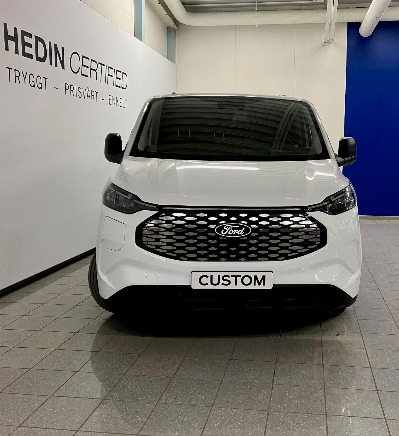 Ford E-Transit Custom 320