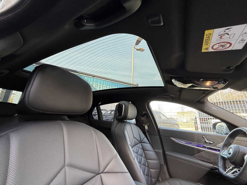 BMW 740d xDrive M Sport AHK StHzg P.SKY Autobahnas.