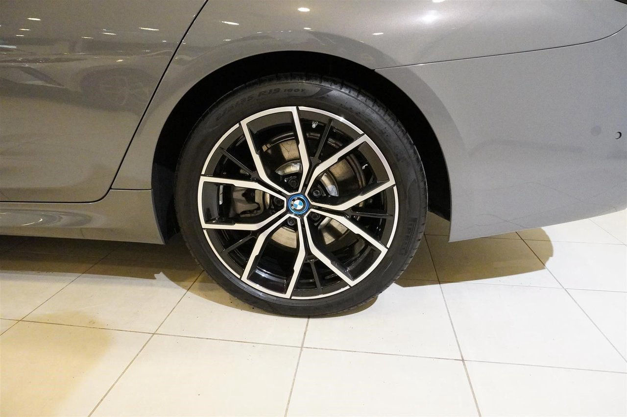 BMW 530e xDrive Sedan M-Sport