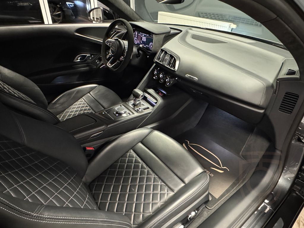 Audi R8 5.2 FSI V10 Quattro Performace EVO / CARBON
