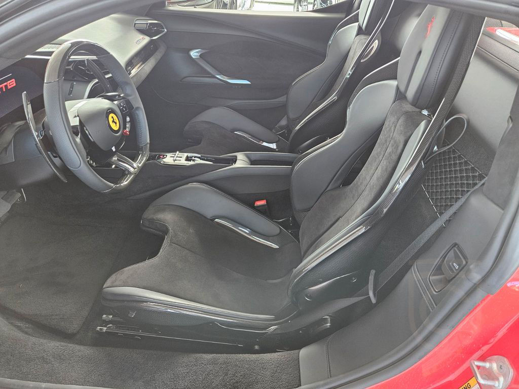 Ferrari 296 GTB *Racing/Lift/LED/Carbon/Kam/BRD/1.Hand*