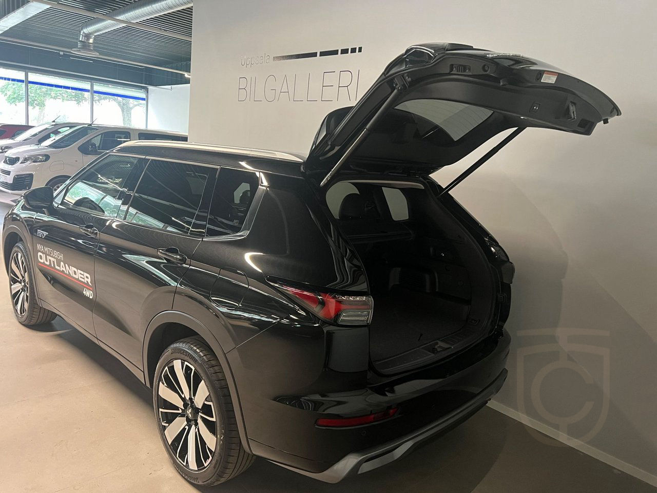 Mitsubishi Outlander Invite PHEV 4wd PLUG IN