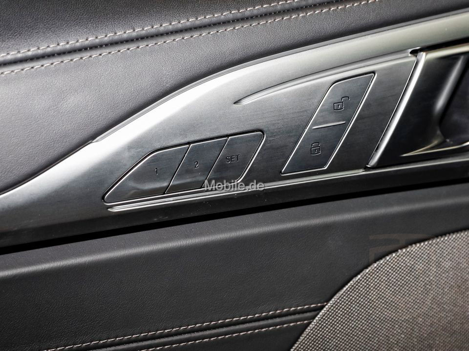 BMW M850i xDrive Coupe Integal-Aktivlenk. Soft-Close