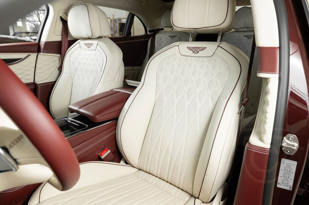 Bentley Flying Spur Azure V8 - Naim, Burgundy red