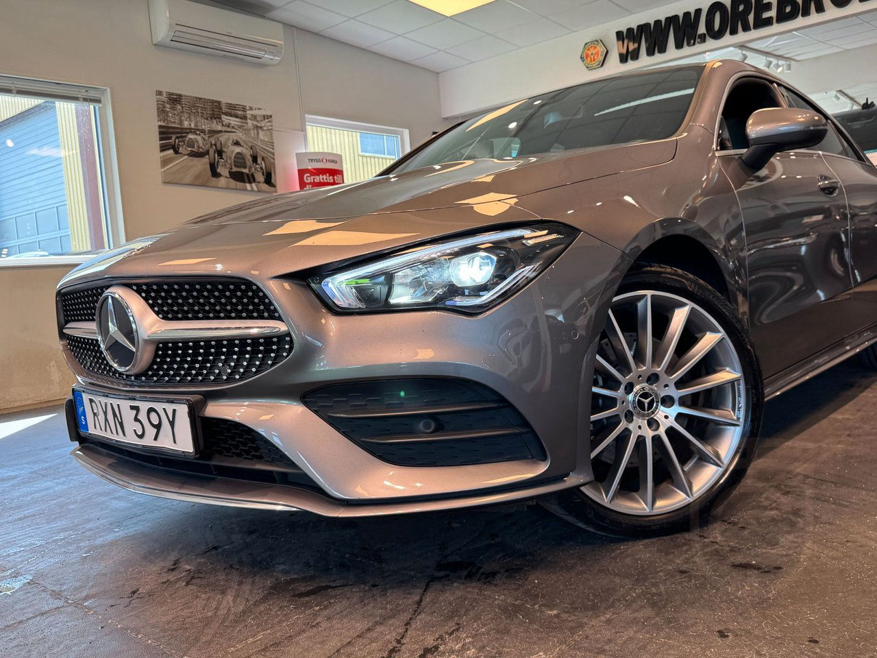 Mercedes-Benz CLA 250 e AMG Pano Burmester Widescreen