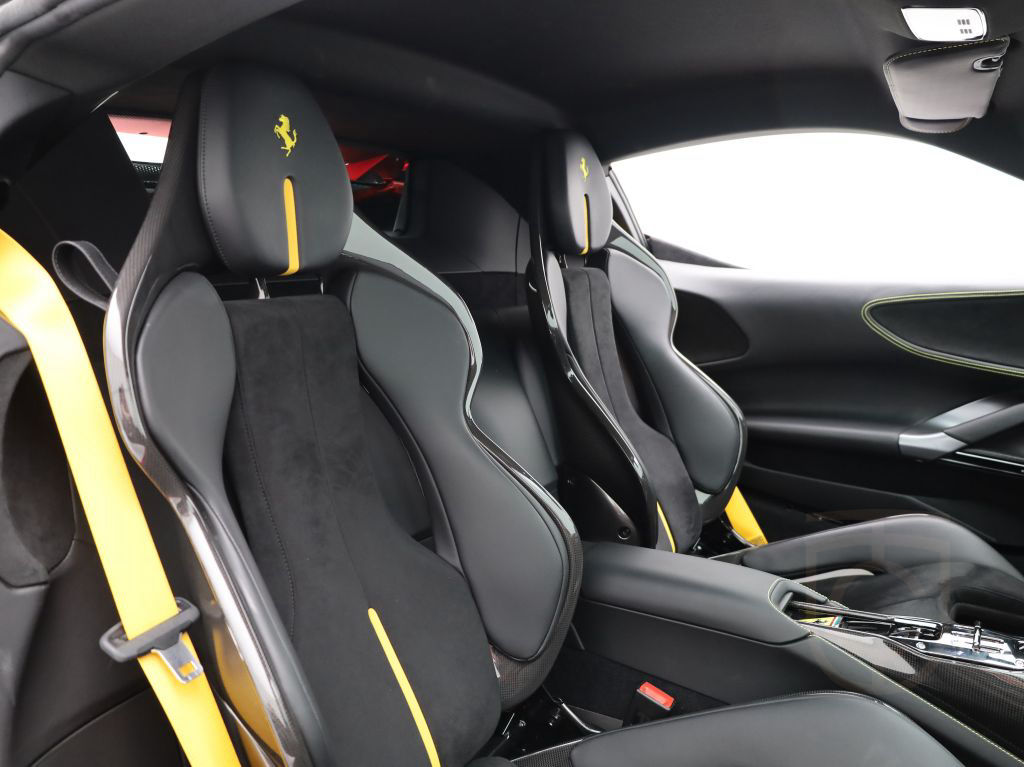 Ferrari SF90 Stradale - FERRARI HAMBURG