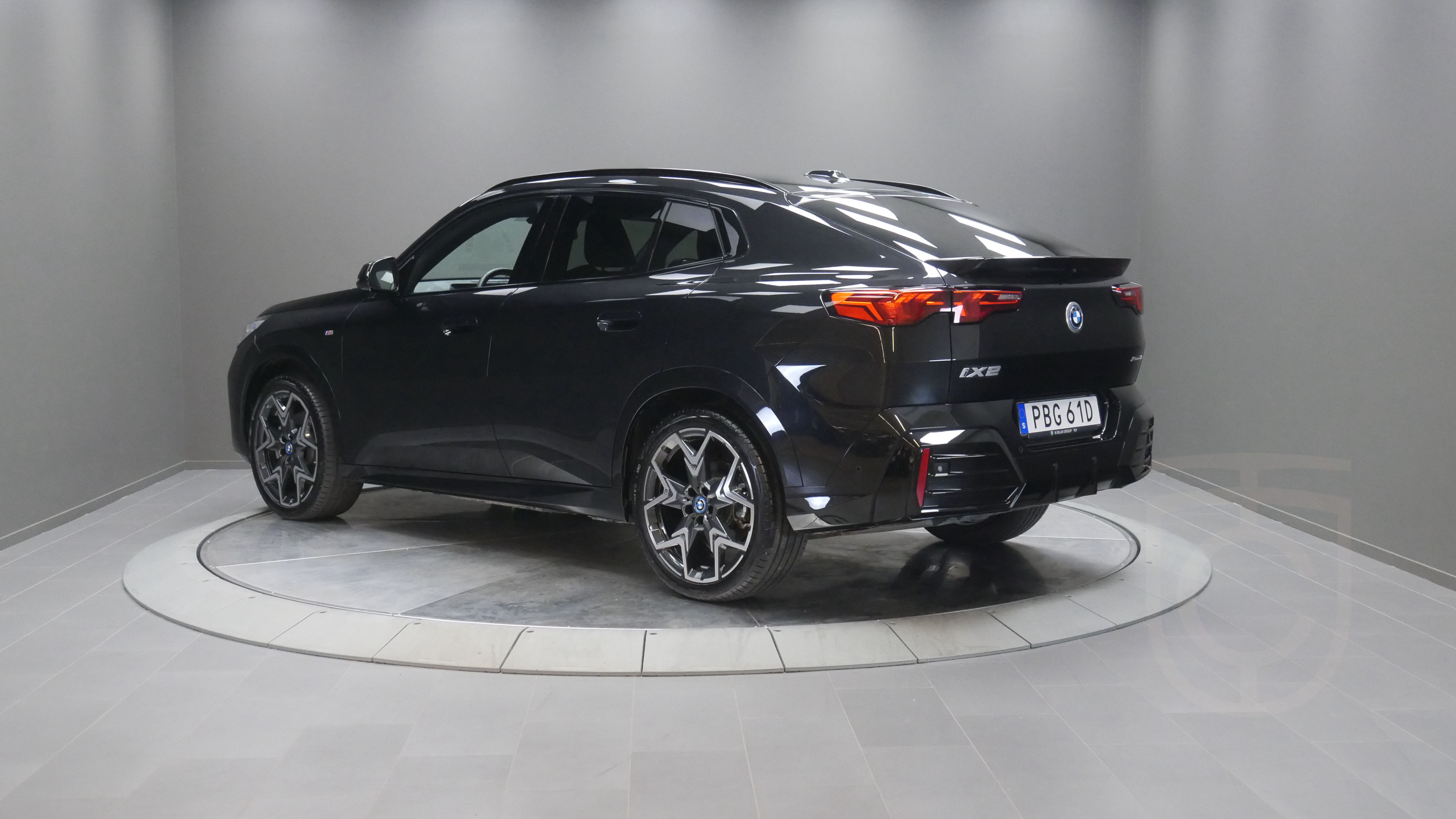 BMW iX2 xDrive30