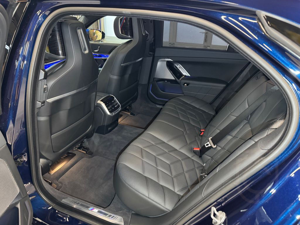 BMW 740d xDrive M Sport~PANO SKY~KAMERA 360~HEAD-UP