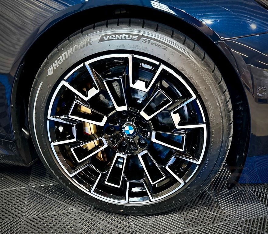 BMW M5 / Ultimate Paket/Keramik Brake/Carbon/stock