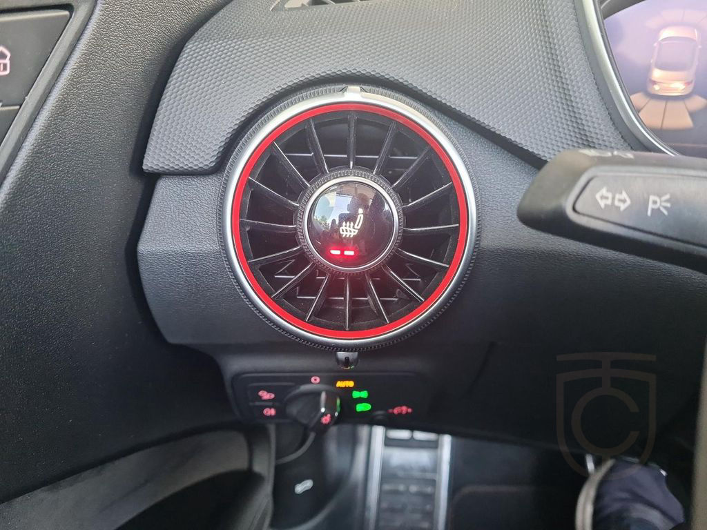 Audi TT RS quattro RS-Dämpf-Regl. RS-Abgas SideAssist