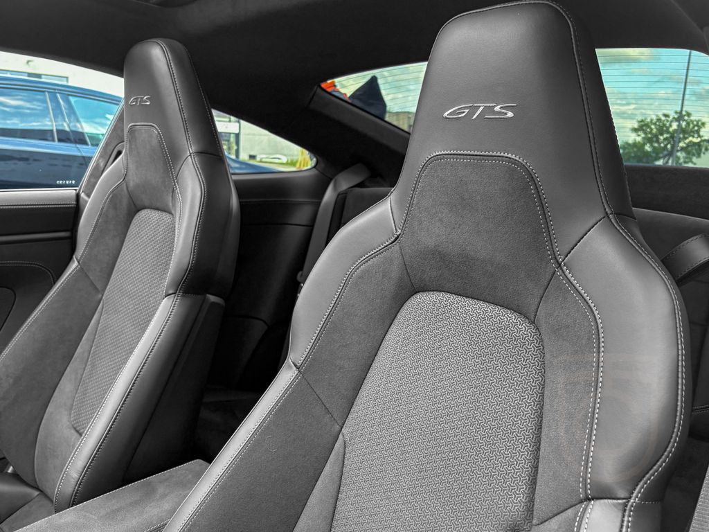 Porsche 992 911/992.2 CARRERA 4 GTS / FACELIFT MY2025 /