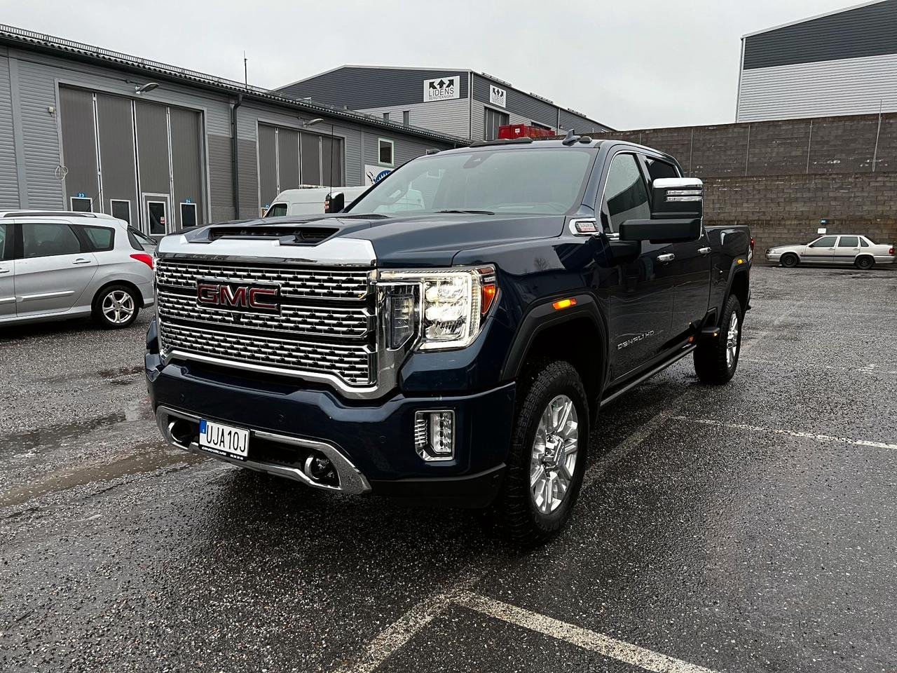 GMC Sierra 2500HD Denali 6.6L Duramax V8 4WD