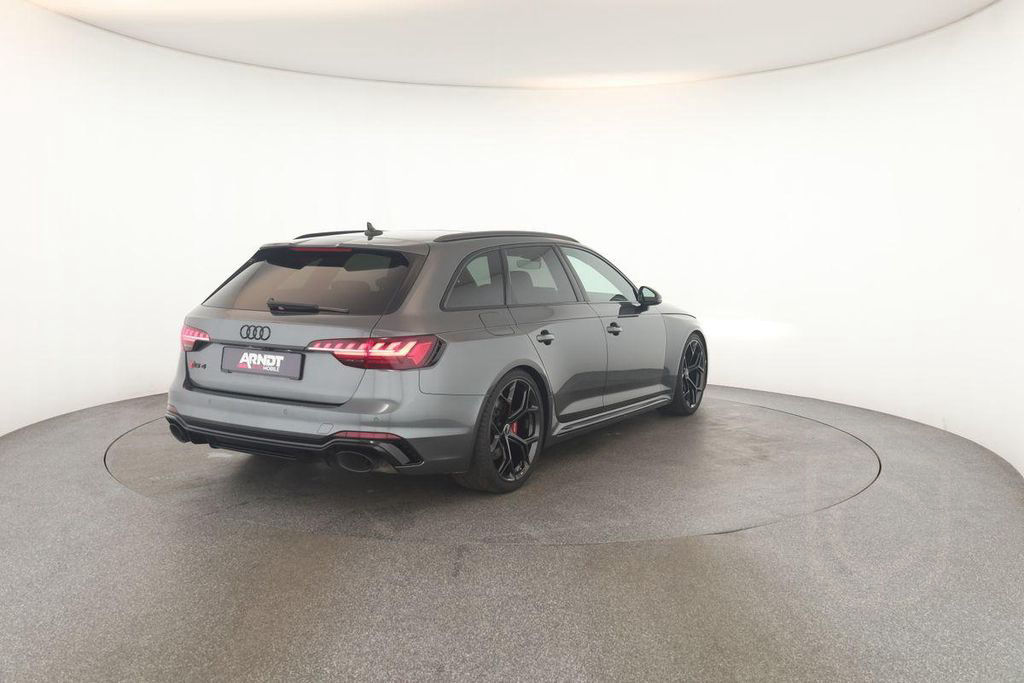 Audi RS4 Avant competition+ Matrix Pano Nav BangO Kam