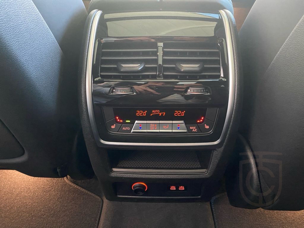 BMW X7 xDrive40d M-Sport ad.LED FLA Pano PA Prof AHK
