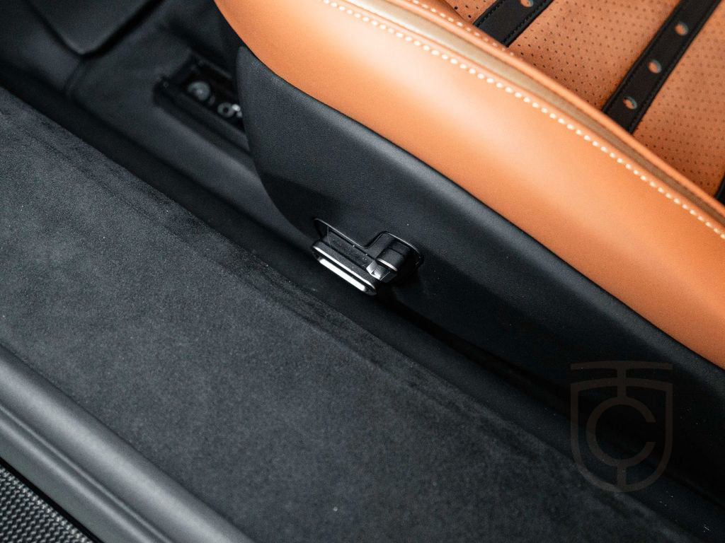 Ferrari 296 GTS Atelier*Lift*Carbon*Lackierte-Nummern