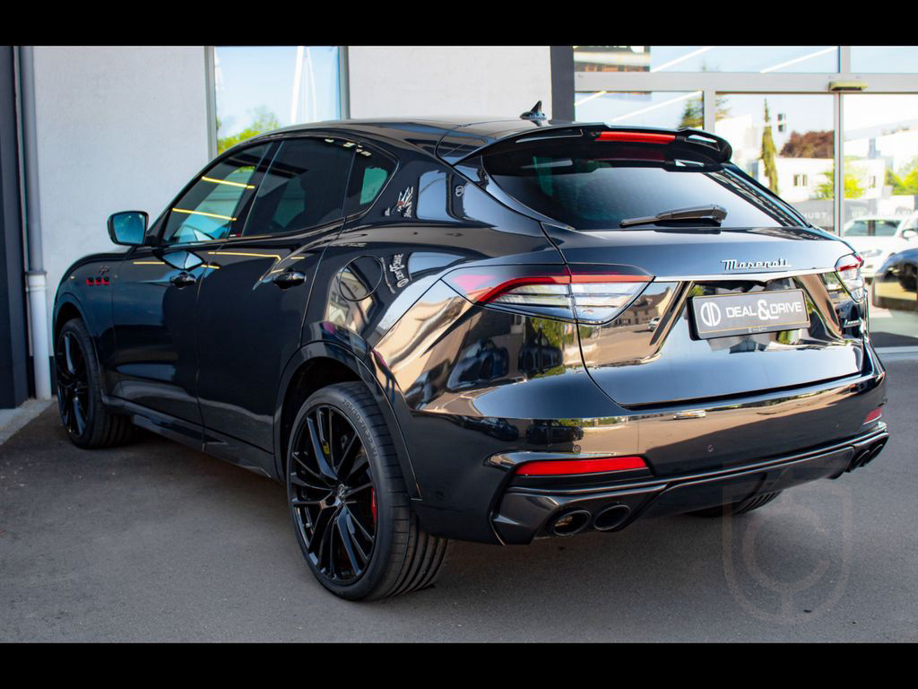 Maserati Levante V8 TROFEO°NERO ASSOLUTO°CARBON 2x°B&W