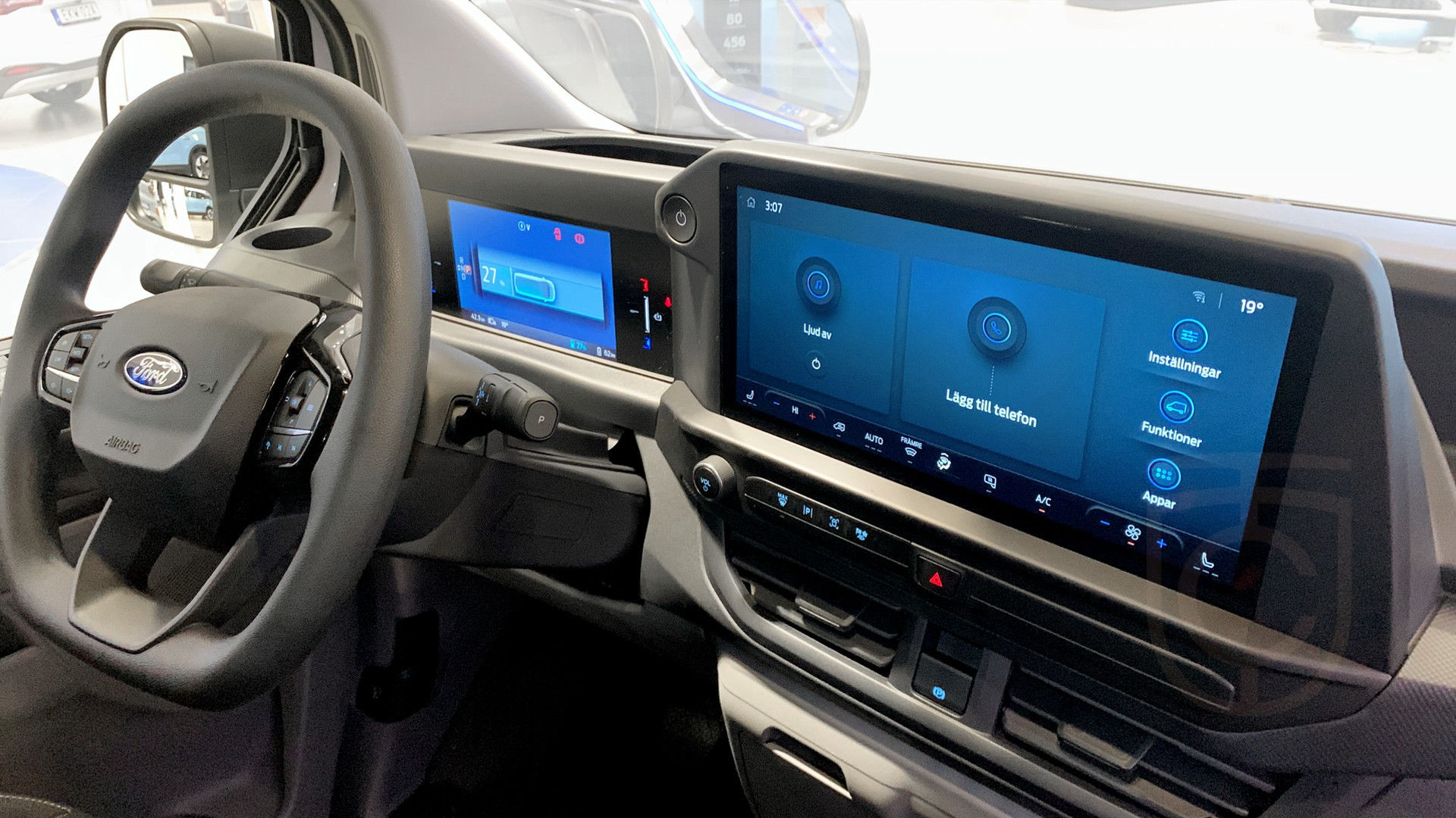 Ford E-Transit Custom 320