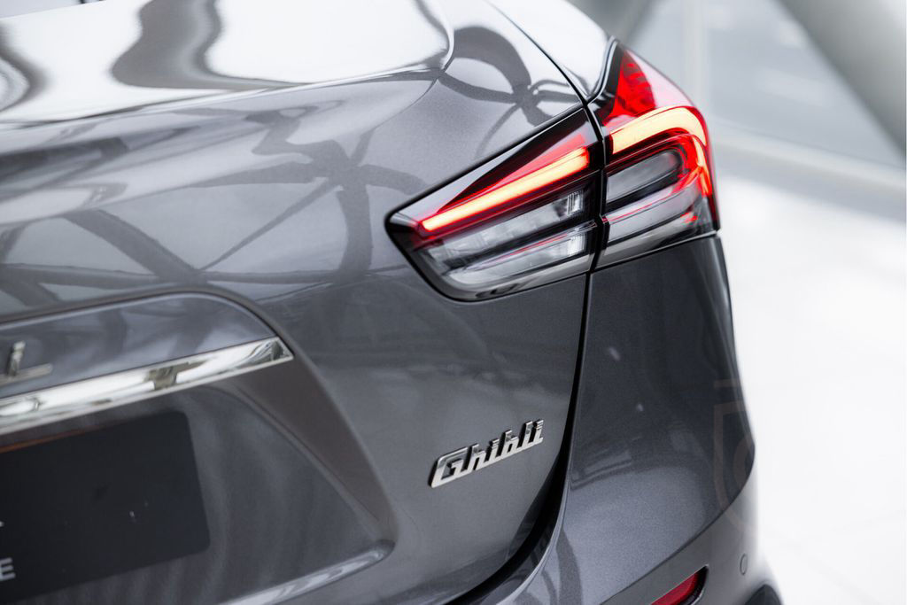 Maserati Ghibli Hybrid GT Edizione Finale | Heated Front