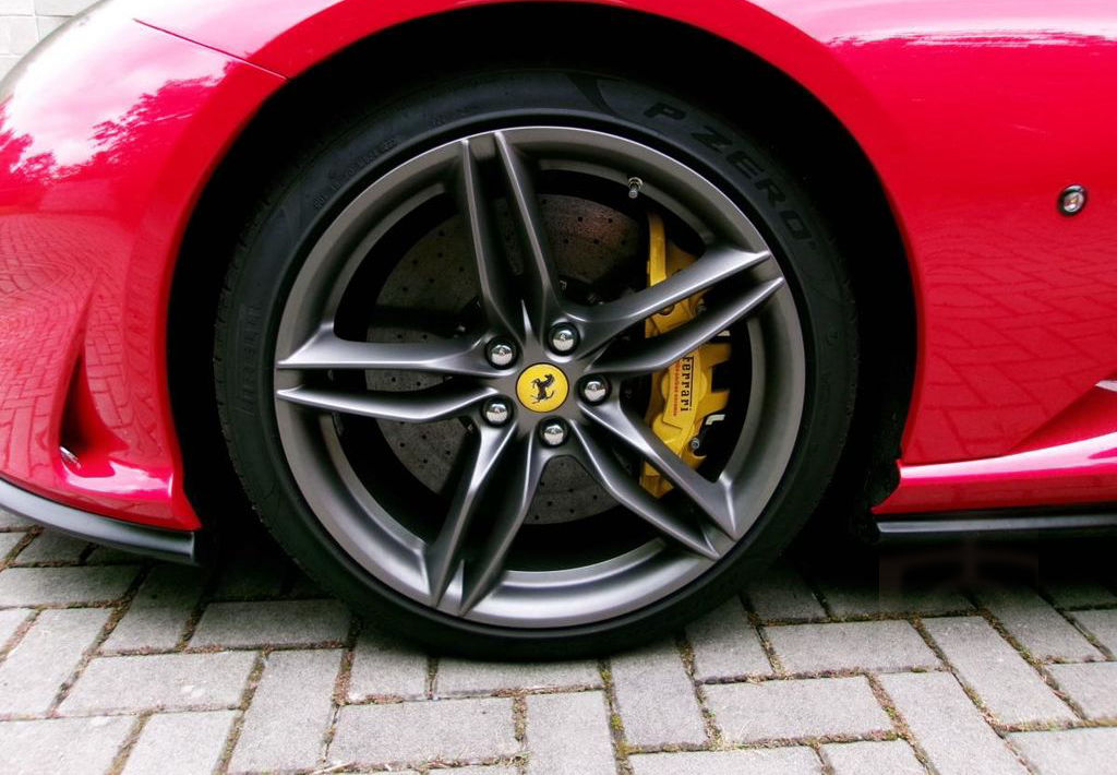 Ferrari 812