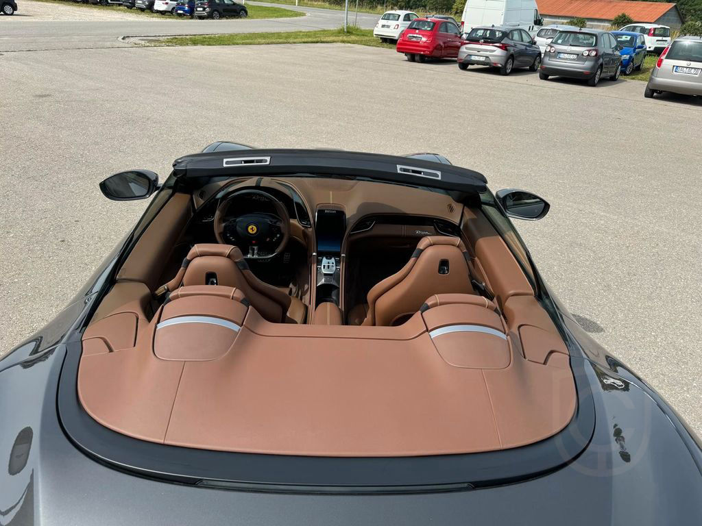 Ferrari Roma 3.9 T V8 Spider DCT, in CANNA DI FUCILE