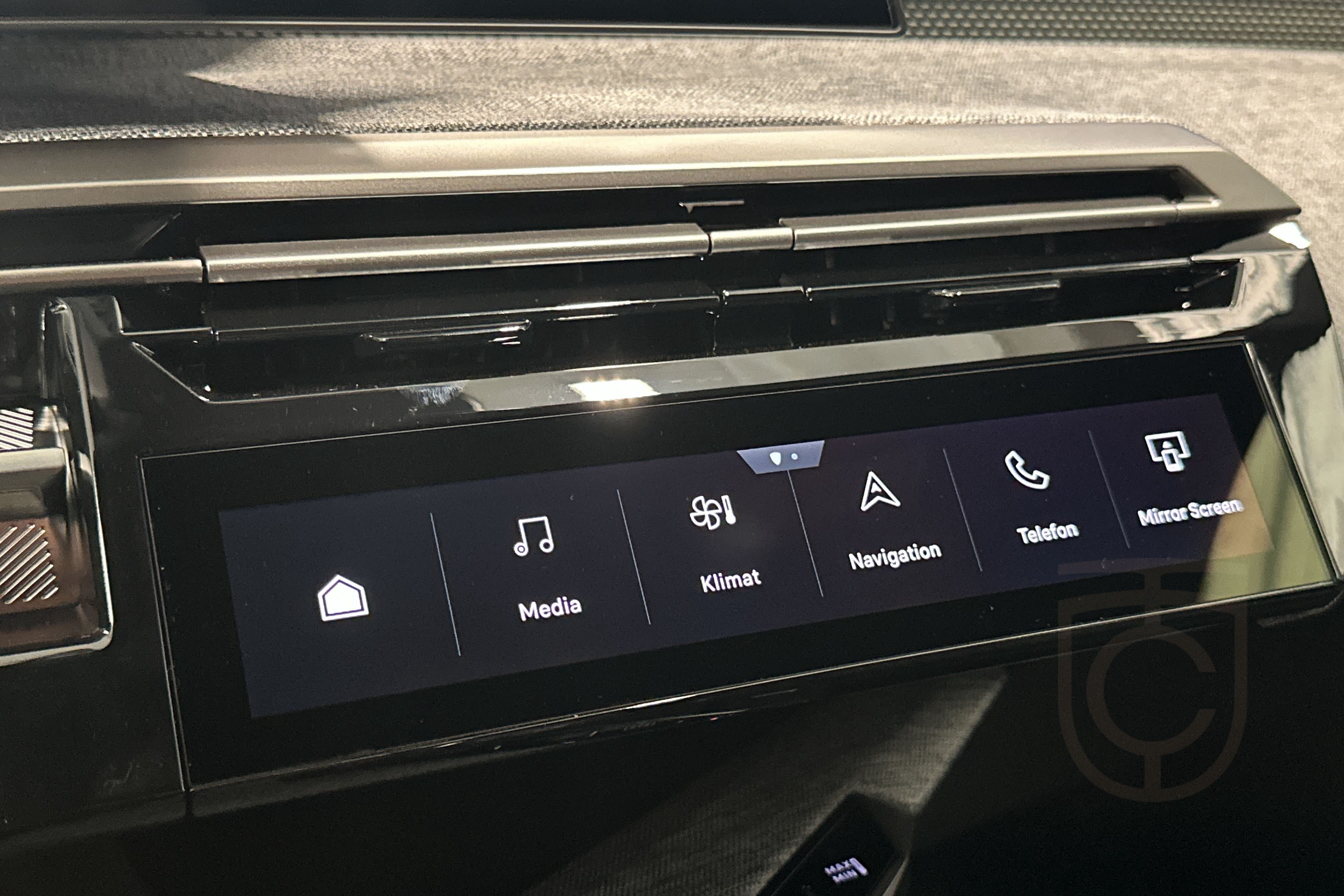 Peugeot 3008 HYBRID 136
