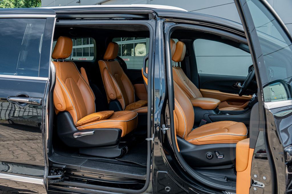 Chrysler Pacifica Pinnacle Panoramadach Multimedia EU