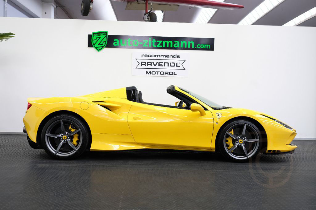 Ferrari F8 Spider/CARBON/LIFT/PASS.DISPL/RACINGSEATS/JBL