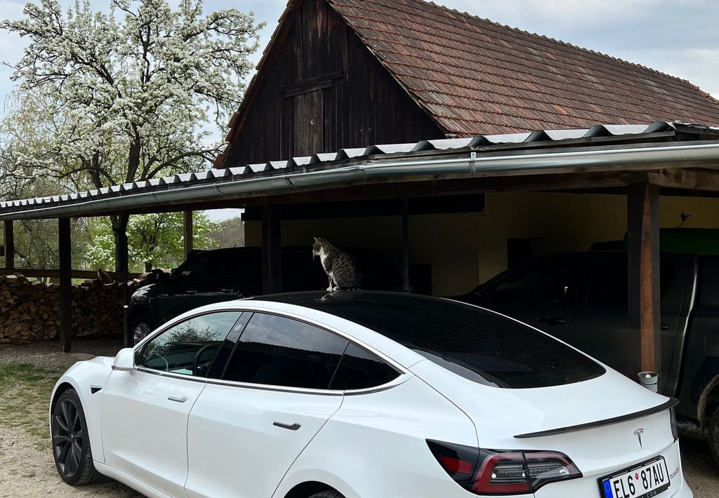 Tesla Model 3 Performance záruka odpočet DPH