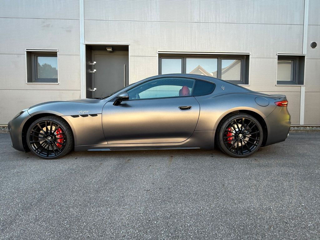 Maserati GranTurismo Trofeo 3.0 V6 AWD / MY24/NP 244.000€