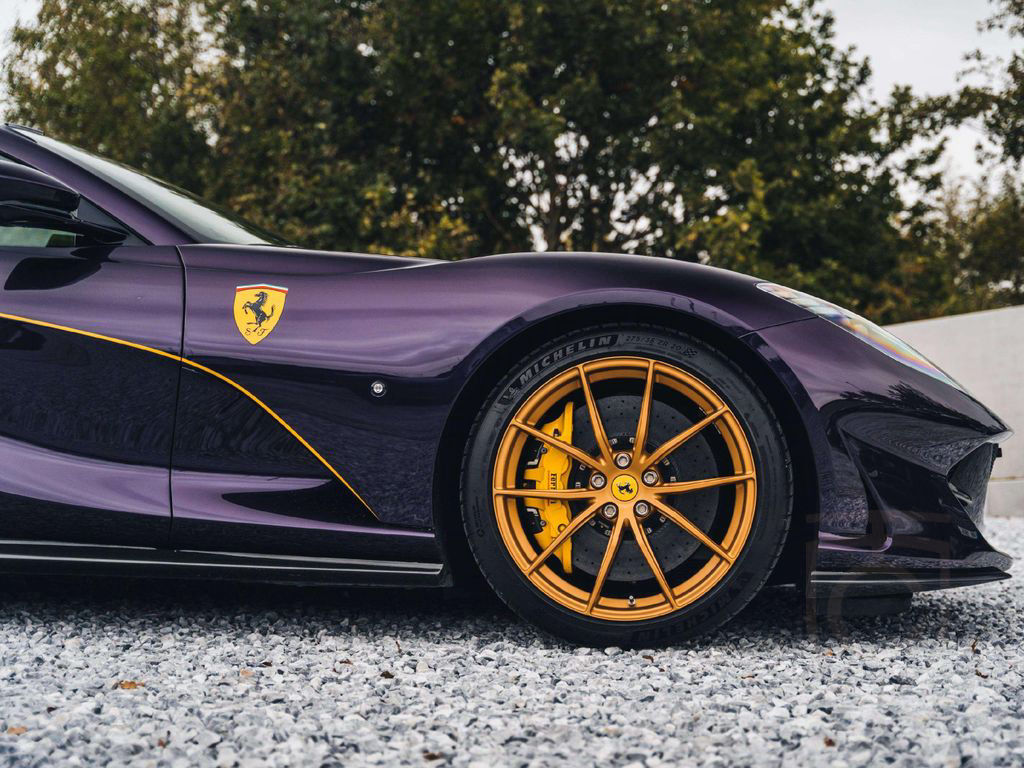 Ferrari 812 GTS Atelier/ Viola Hong Kong / Carbon / VAT