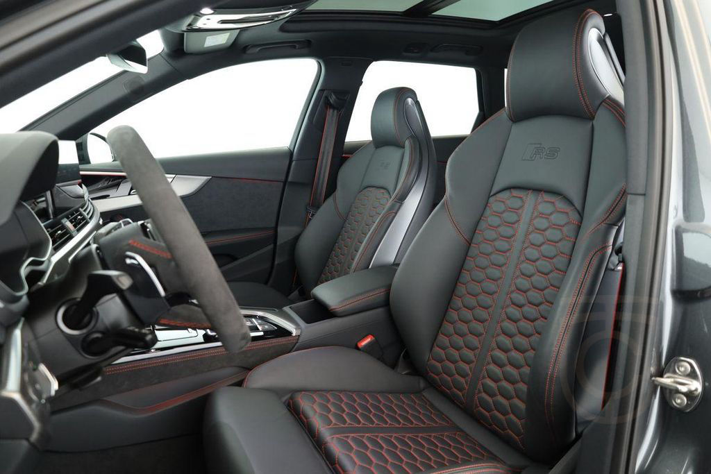 Audi RS4 Avant competition+ Matrix Pano Nav BangO Kam