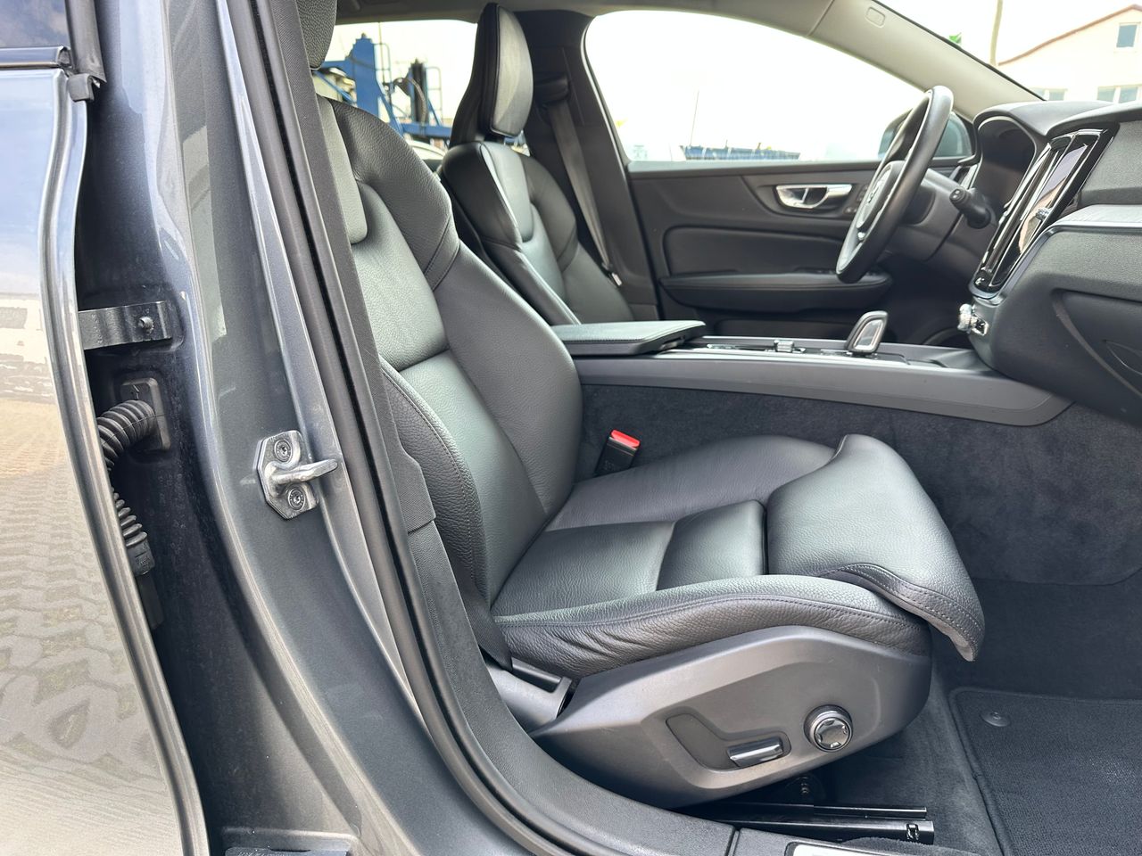 Volvo V60 CC B4 AWD Momentum