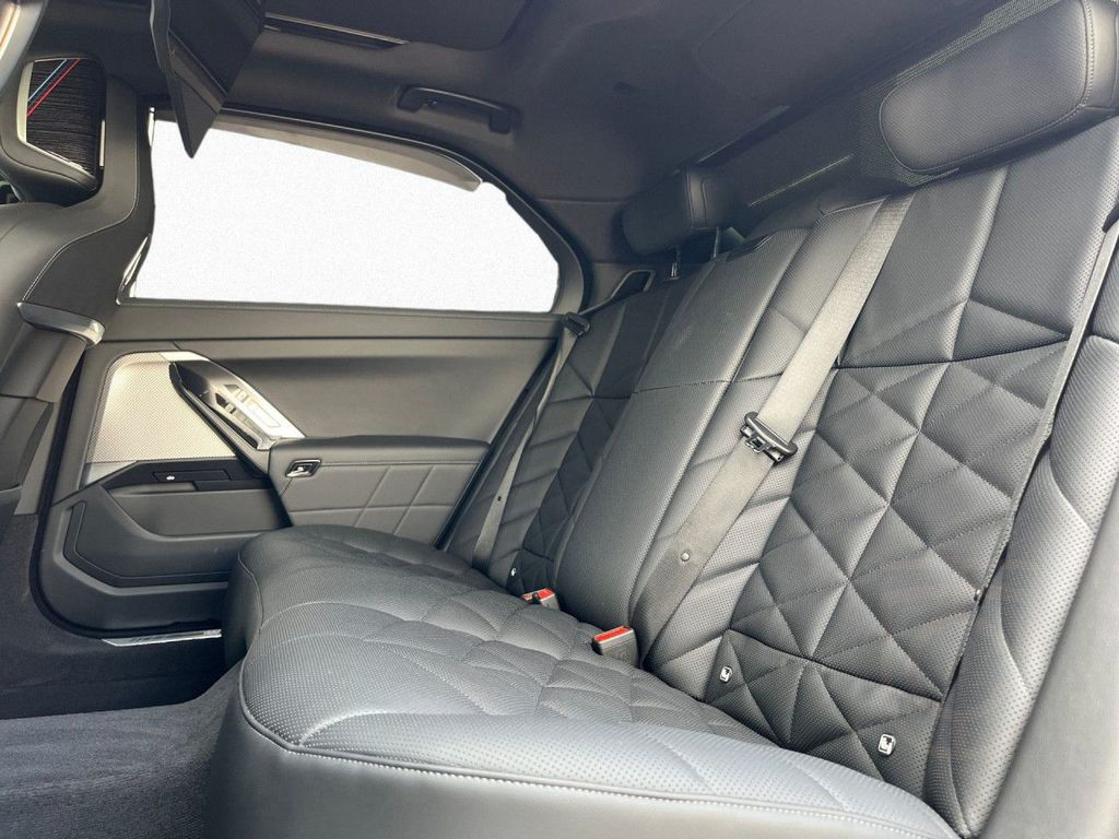 BMW 740d xD M Sport Fond-Ent SkyL AutobahnA StHz 21"