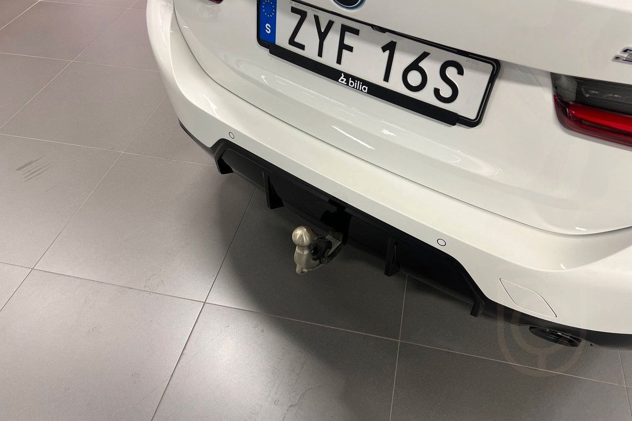 BMW 330e xDrive Touring