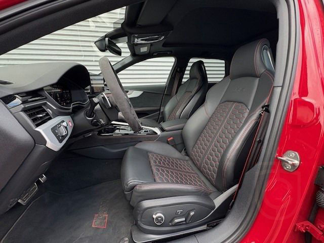 Audi RS 4 Avant +SPORTABGAS+PANORAMADACH+