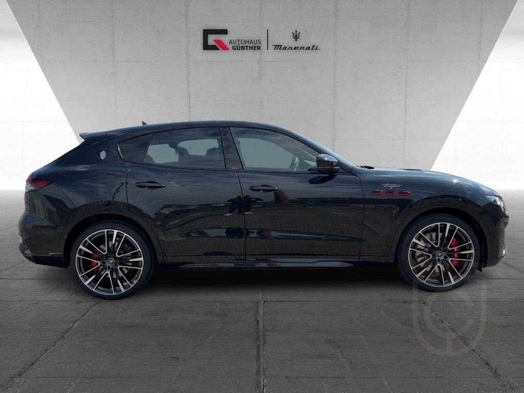 Maserati Levante TROFEO MY23 V8 580PS AWD Nero&Nero