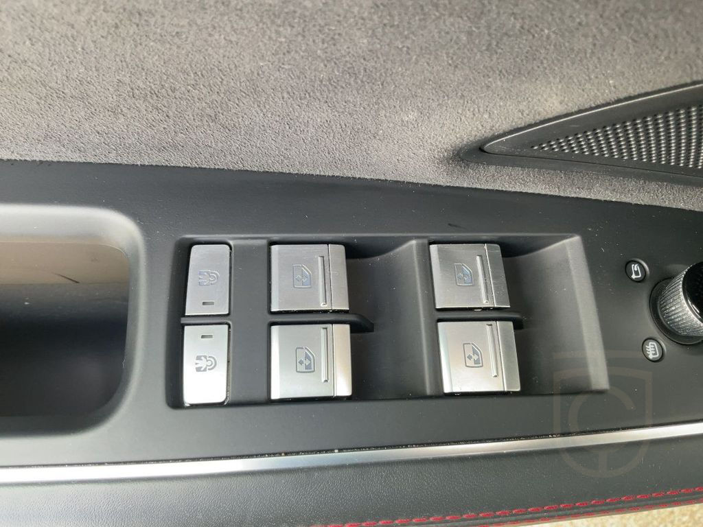 Audi S8 quattro PanoDach | HUD | AHK | Standhzg | 5JG