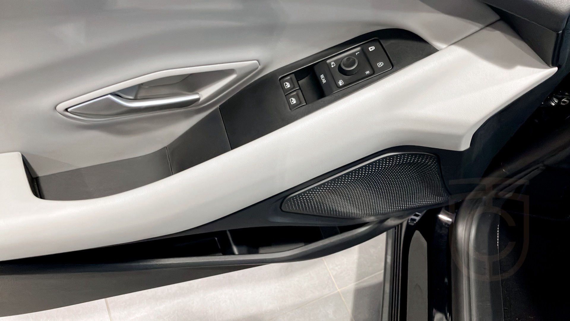 Ford Explorer EV Extended Range RWD