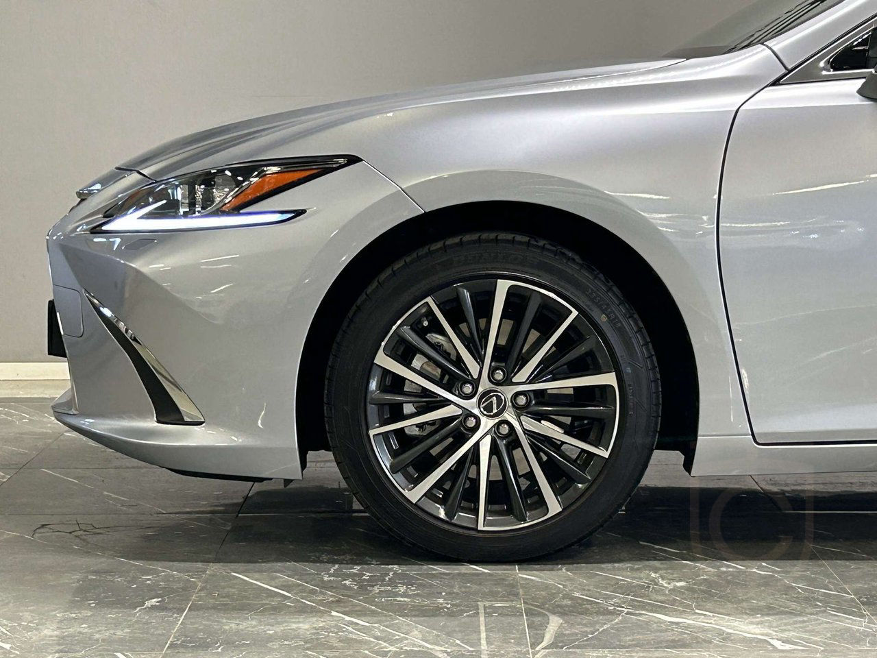 Lexus ES 300h 2.5 E-CVT Limited Edition