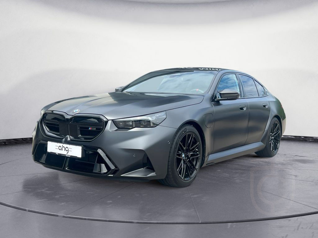 BMW M5 Limousine xDrive AHK Ultimate Package