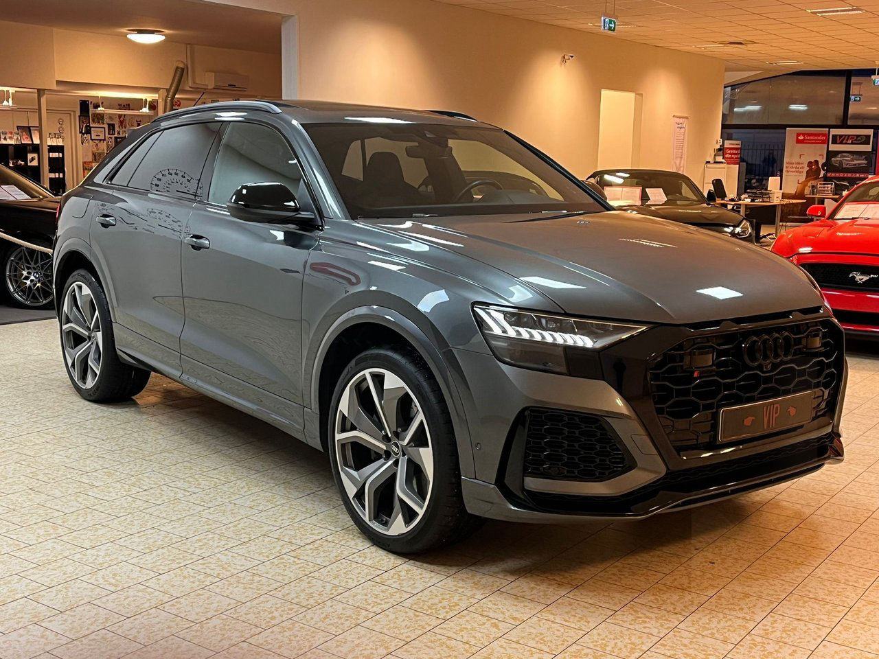 Audi RSQ8