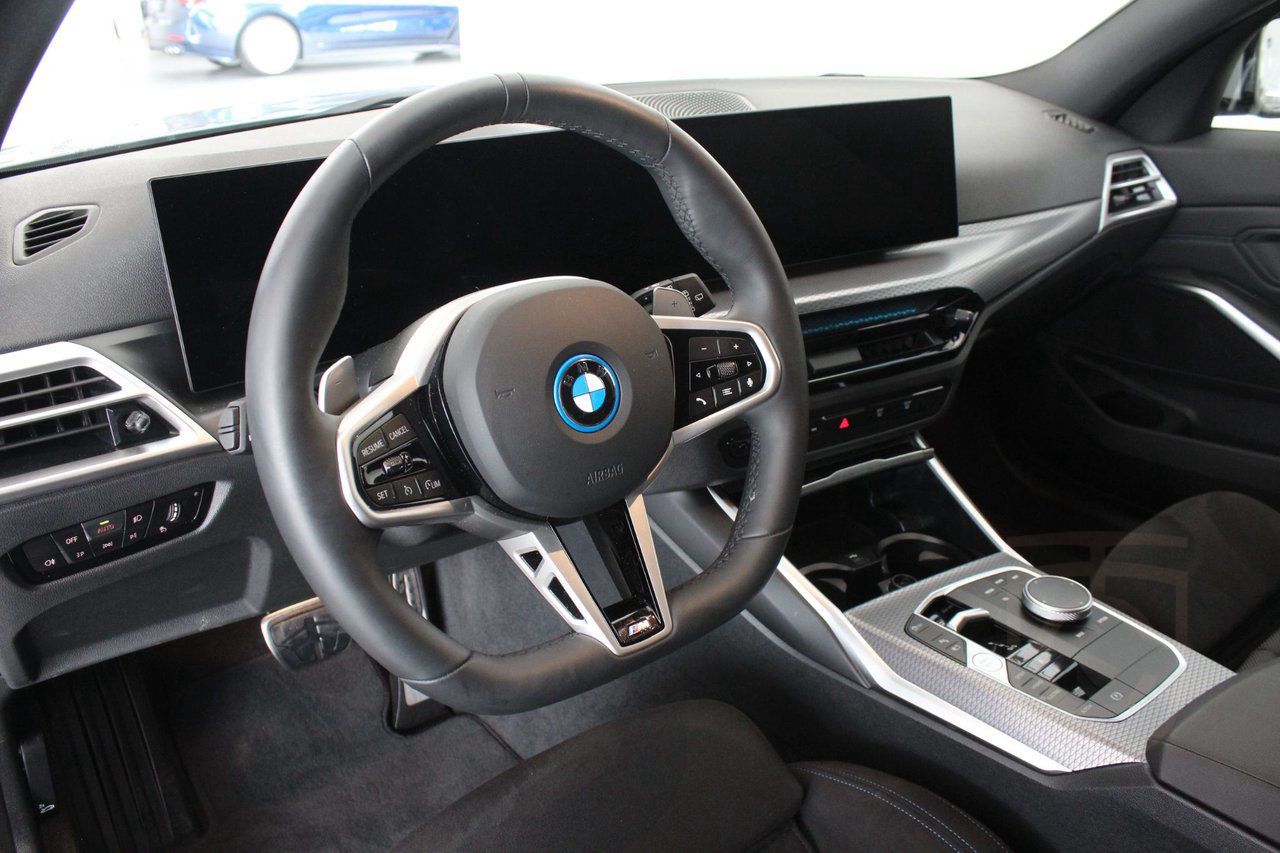 BMW 330e Touring M Sport