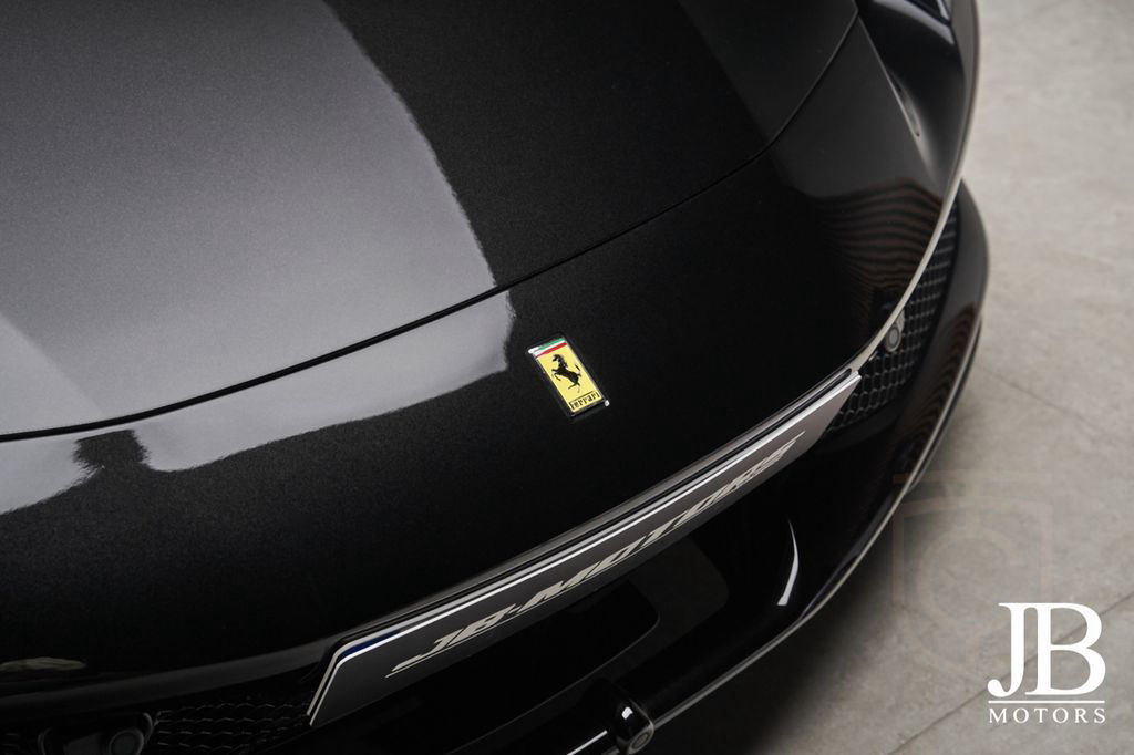 Ferrari 296 GTS Nero Daytona LIFT JBL CARBON SURROUND