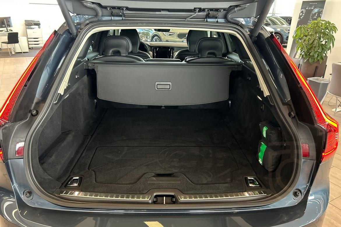 Volvo V90 T6 Plus Dark Edition